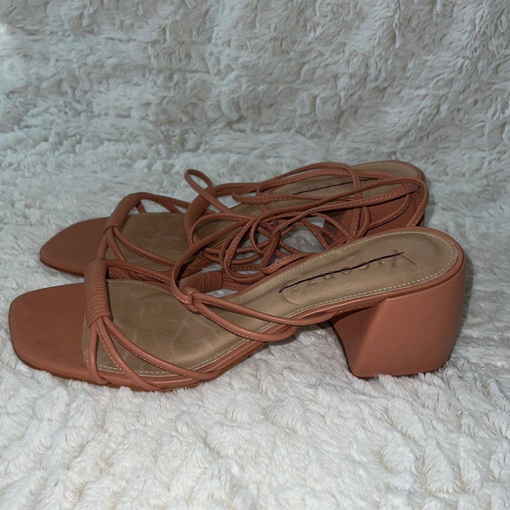 Sandal - Picture 3 of 4